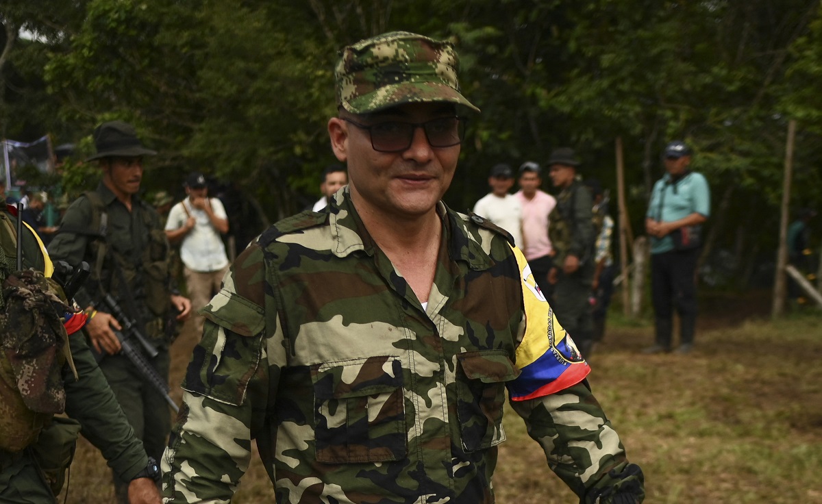 Violencia de mayor disidencia de Farc hace dudar que acate acuerdos