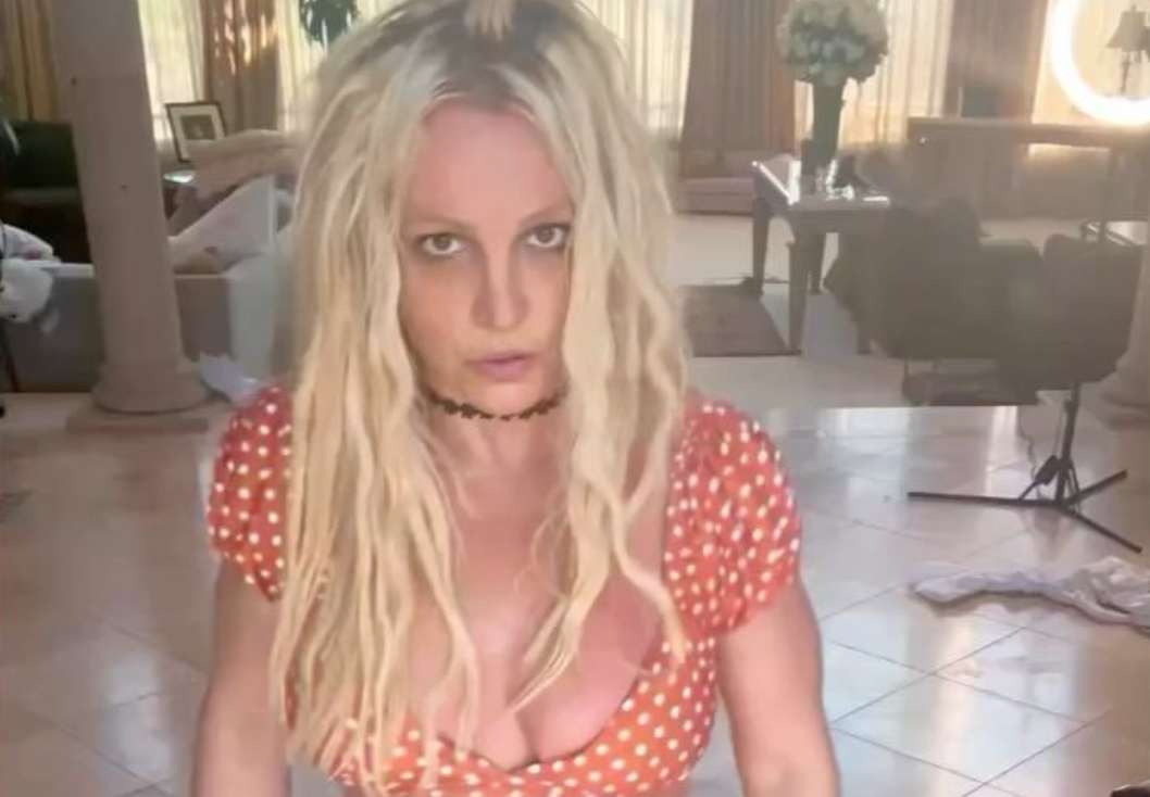Foto de Britney Spears, en nota de que la estadounidense a Shakira la salpicó por peligroso baile con cuchillos: qué dijo