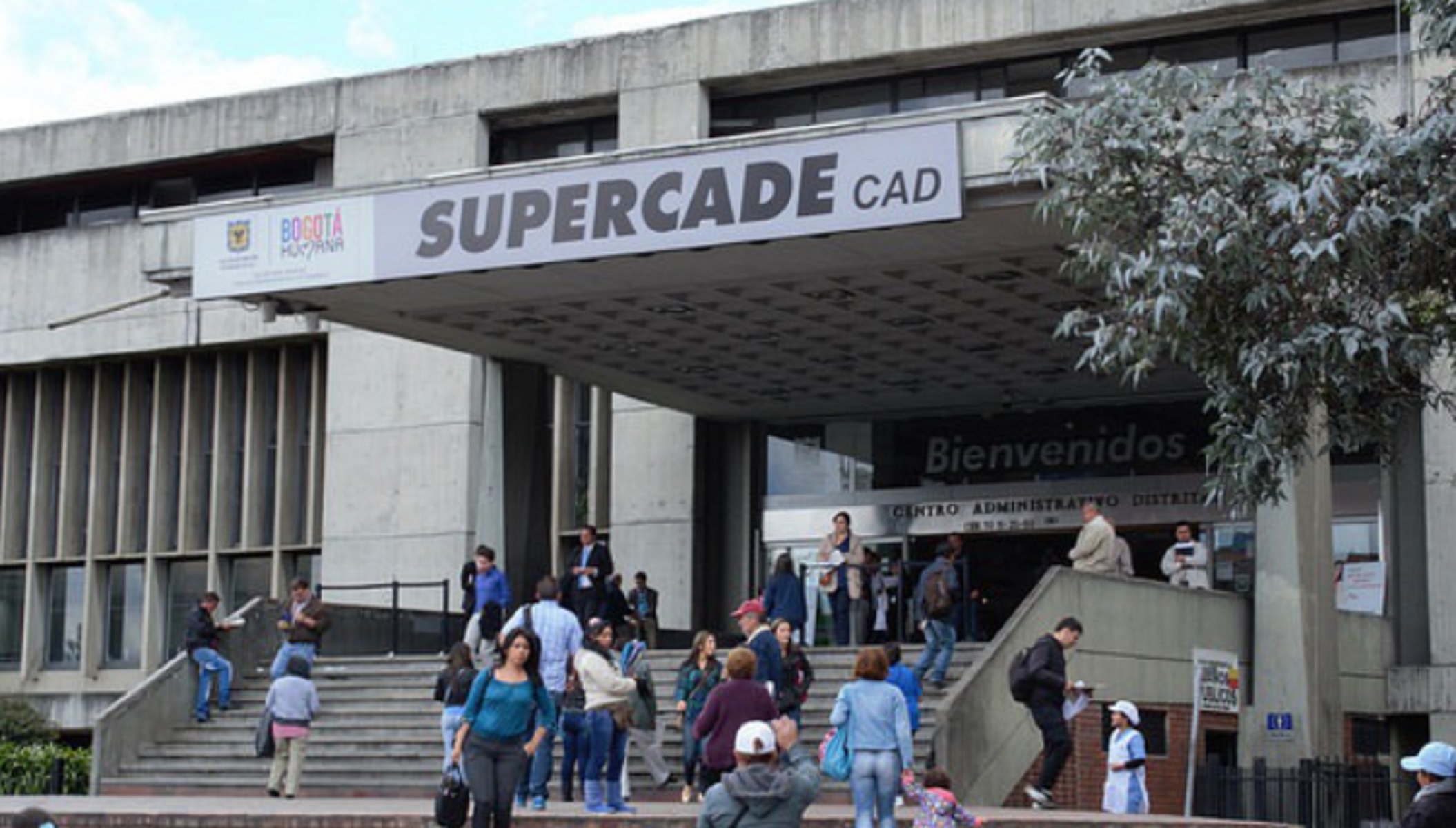 Pagar recibos, buscar certificaciones y más se pueden hacer en los SuperCADE de Bogotá.