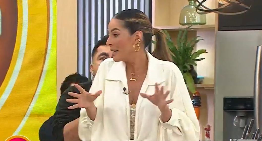 Foto de Carolina Soto, en nota de que la presentadora en Día a día se asustó en simulacro de temblor en Caracol (video)