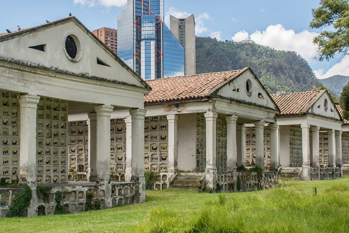 Cementerios de Bogotá están en riesgo de dejar de funcionar por el vencimiento del contrato del operador que presta los servicios funerales en la ciudad. 
