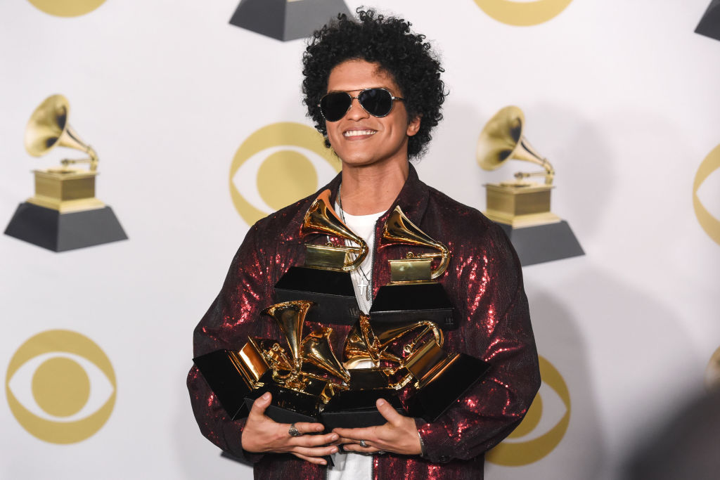 Cuáles son las mejores canciones de Bruno Mars según la inteligencia artificial: ChatGPT eligió los 5 temas musicales más destacados del artista.