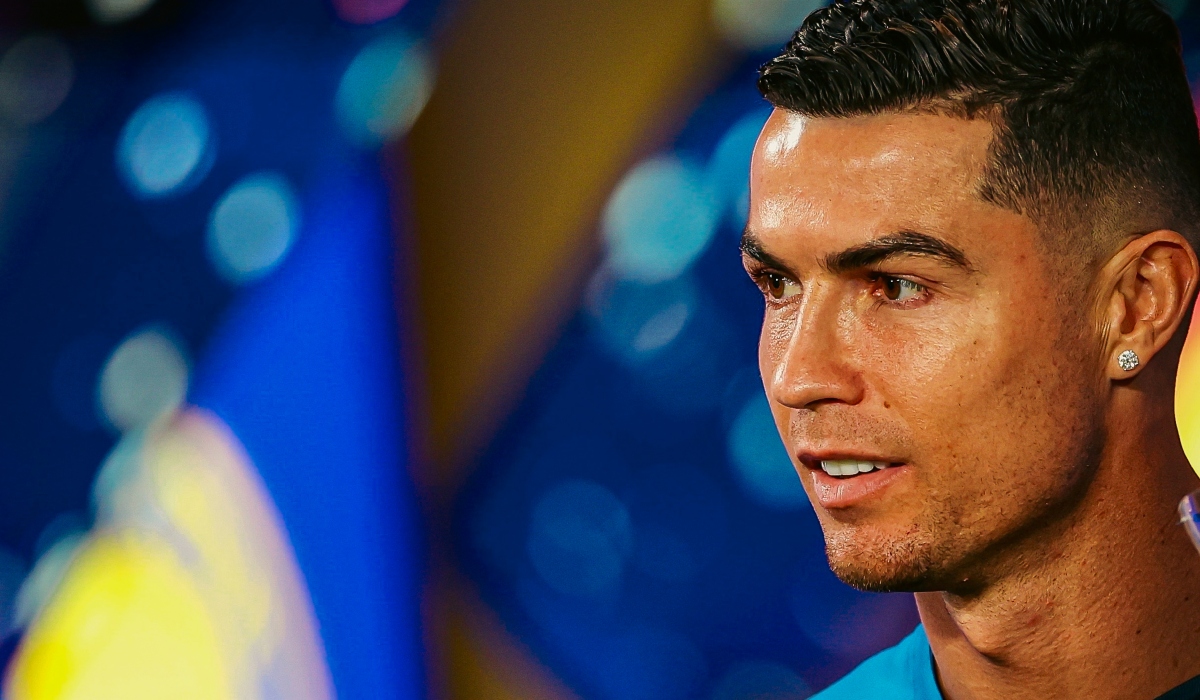 Aclaran si Cristiano Ronaldo deberá pagar condena de 99 latigazos por abrazar a mujer