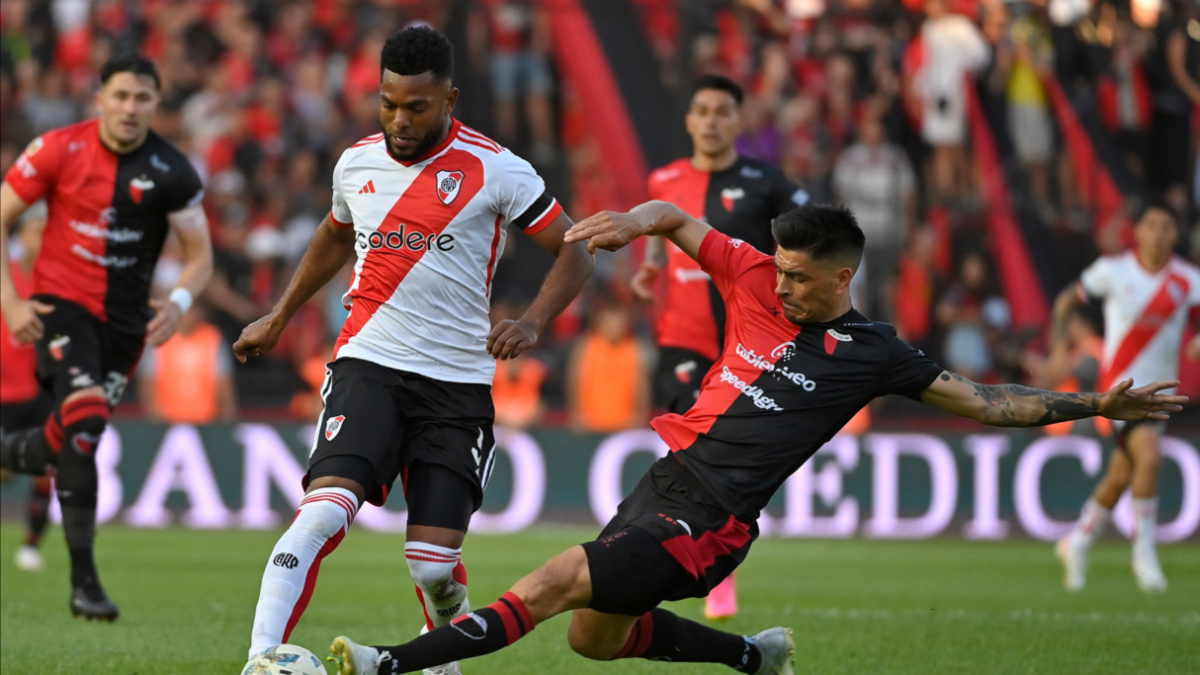 Miguel Ángel Borja marcó doblete con River Plate y pidió pista para la Selección Colombia.