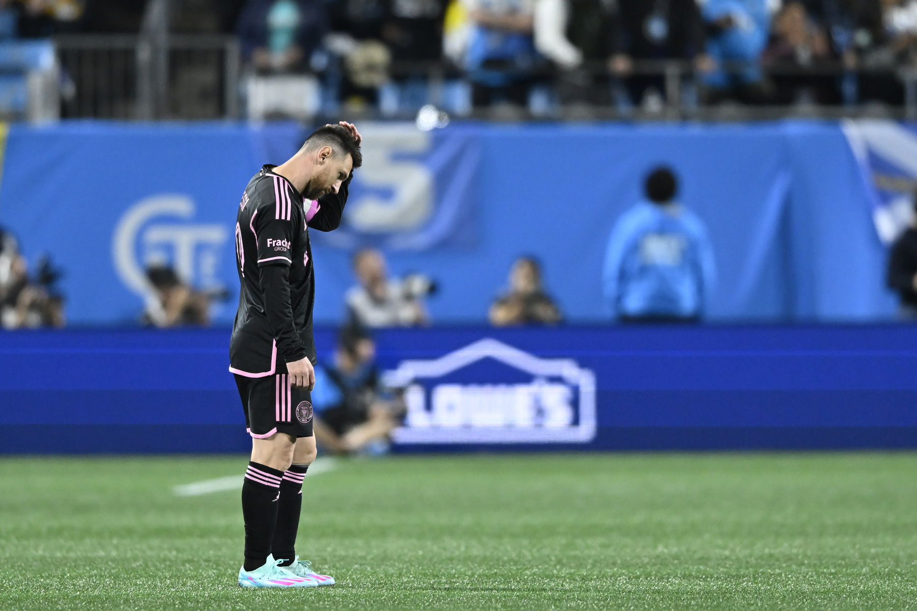 Lionel Messi, eliminado en la MLS, durará varios meses sin jugar con su club.