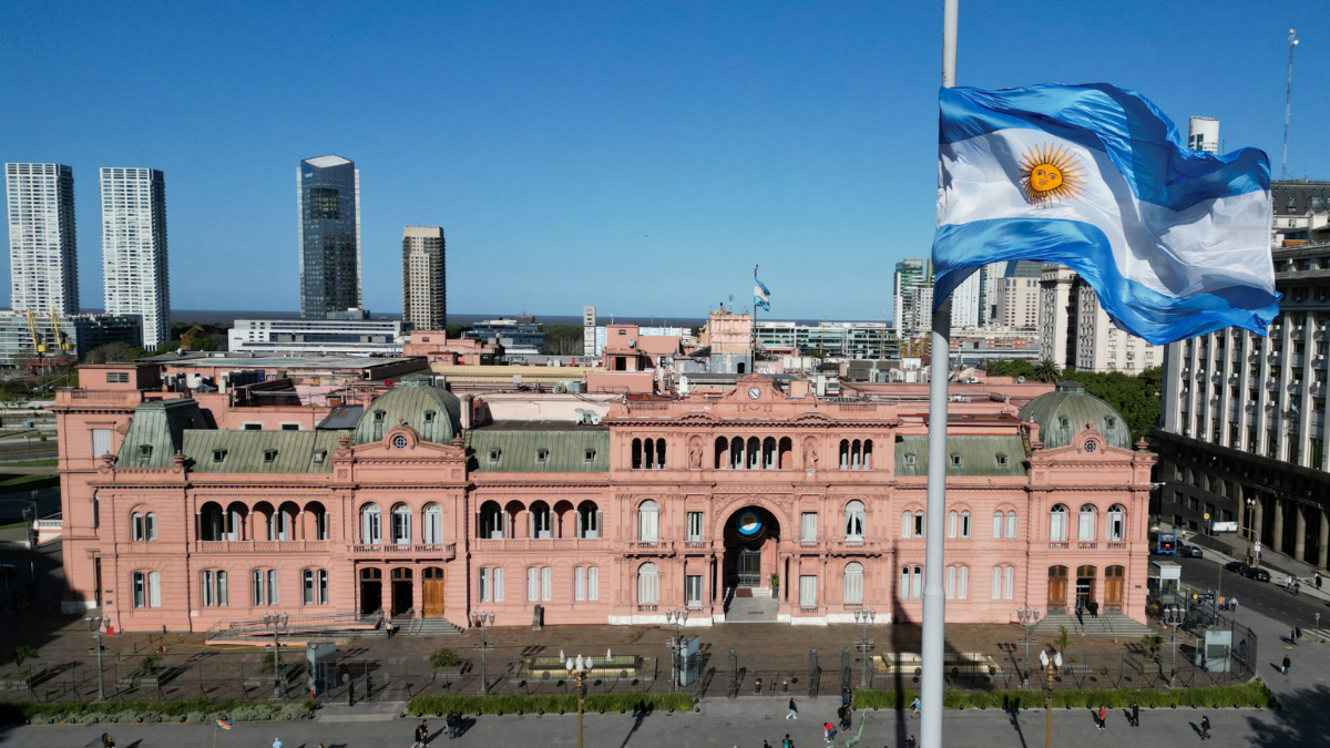 Reportan amenaza de bomba en Casa Rosada de Argentina tras terminar elecciones.
