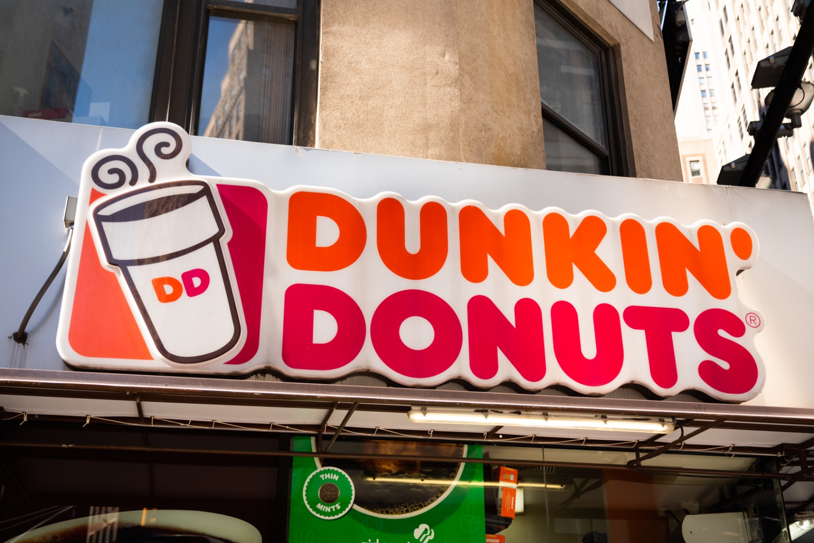 Dunkin' Donuts perdió batalla legal y ahora deberá indemnizar a mujer con 3 millones de dólares