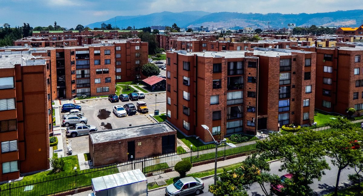 Los propietarios de viviendas en Colombia podrían perder mucho dinero si las venden en 2023, ya que se desvalorizaron.