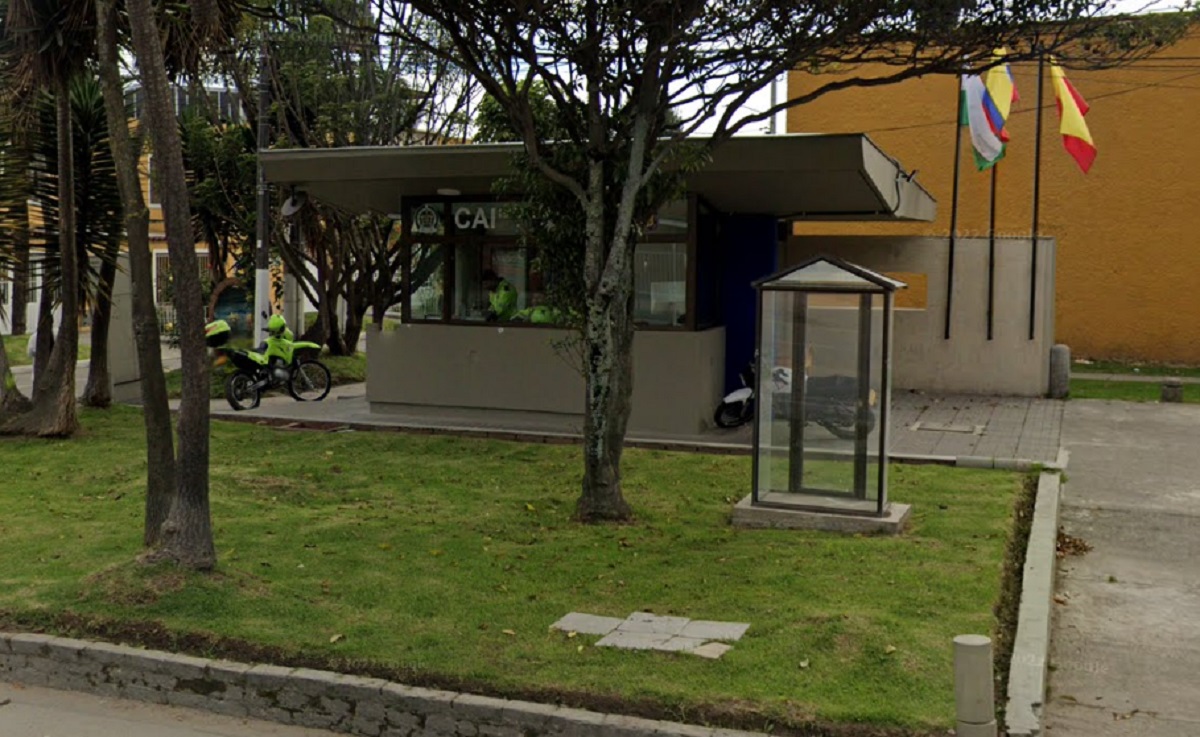 Encuentran policía muerto en el CAI Macarena de Fontibón: detalles y qué pasó.