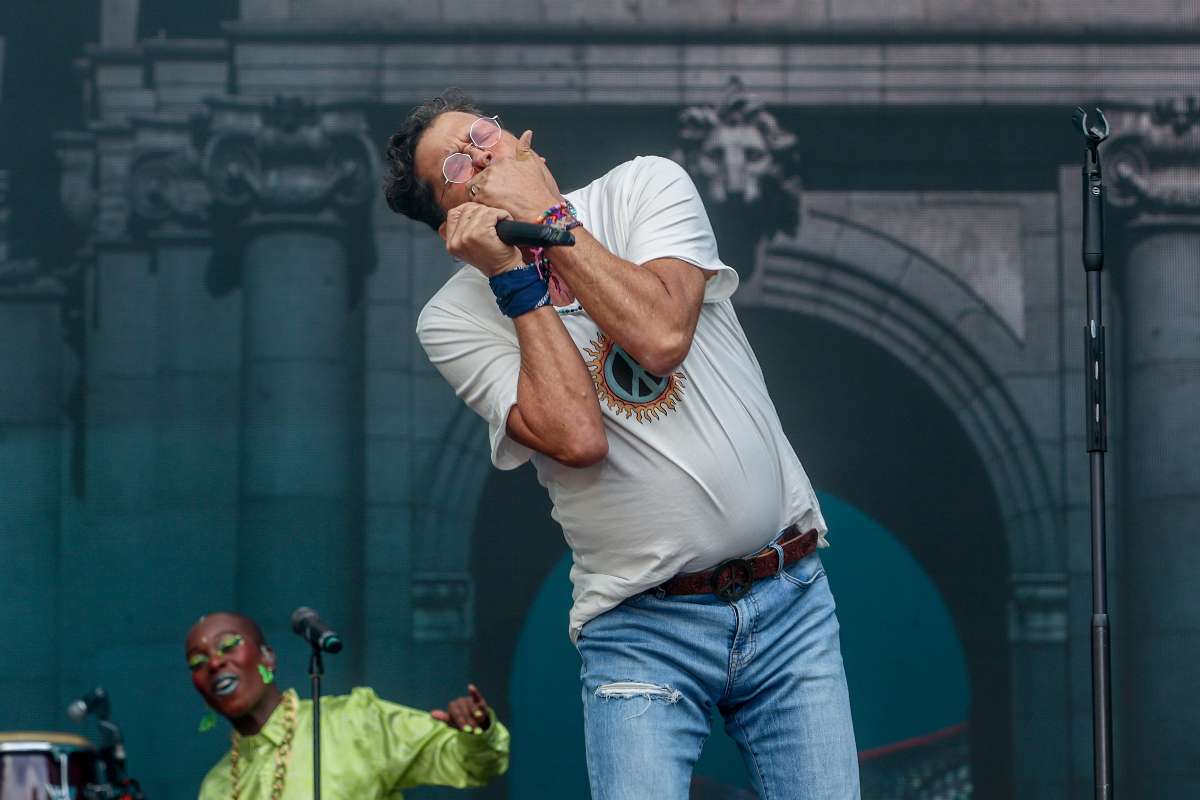 Foto de Carlos Vives, en nota de que el cantante cambió gira de conciertos por tema en Ecuador y afecta a Colombia