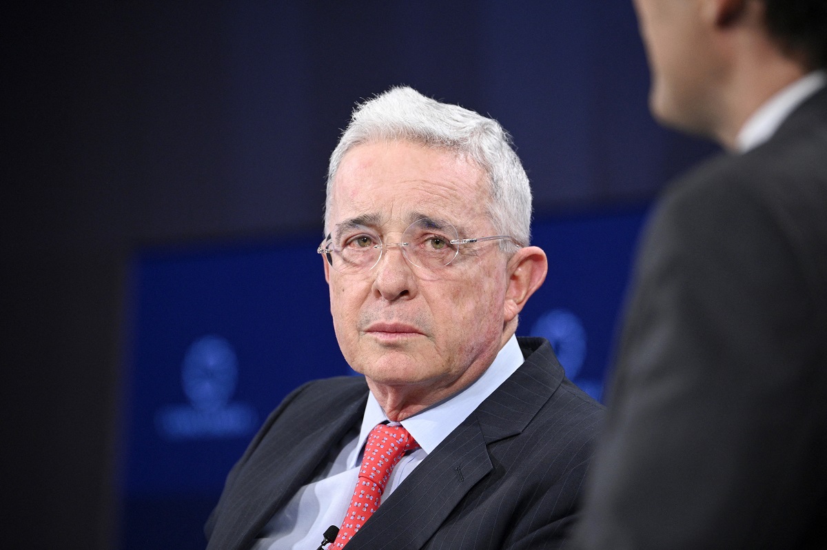 Denuncian ante justicia de Argentina a Álvaro Uribe por falsos positivos
