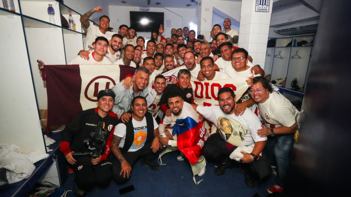 Universitario de Perú salió campeón de su fútbol y le apagaron las luces para que no celebrara: video
