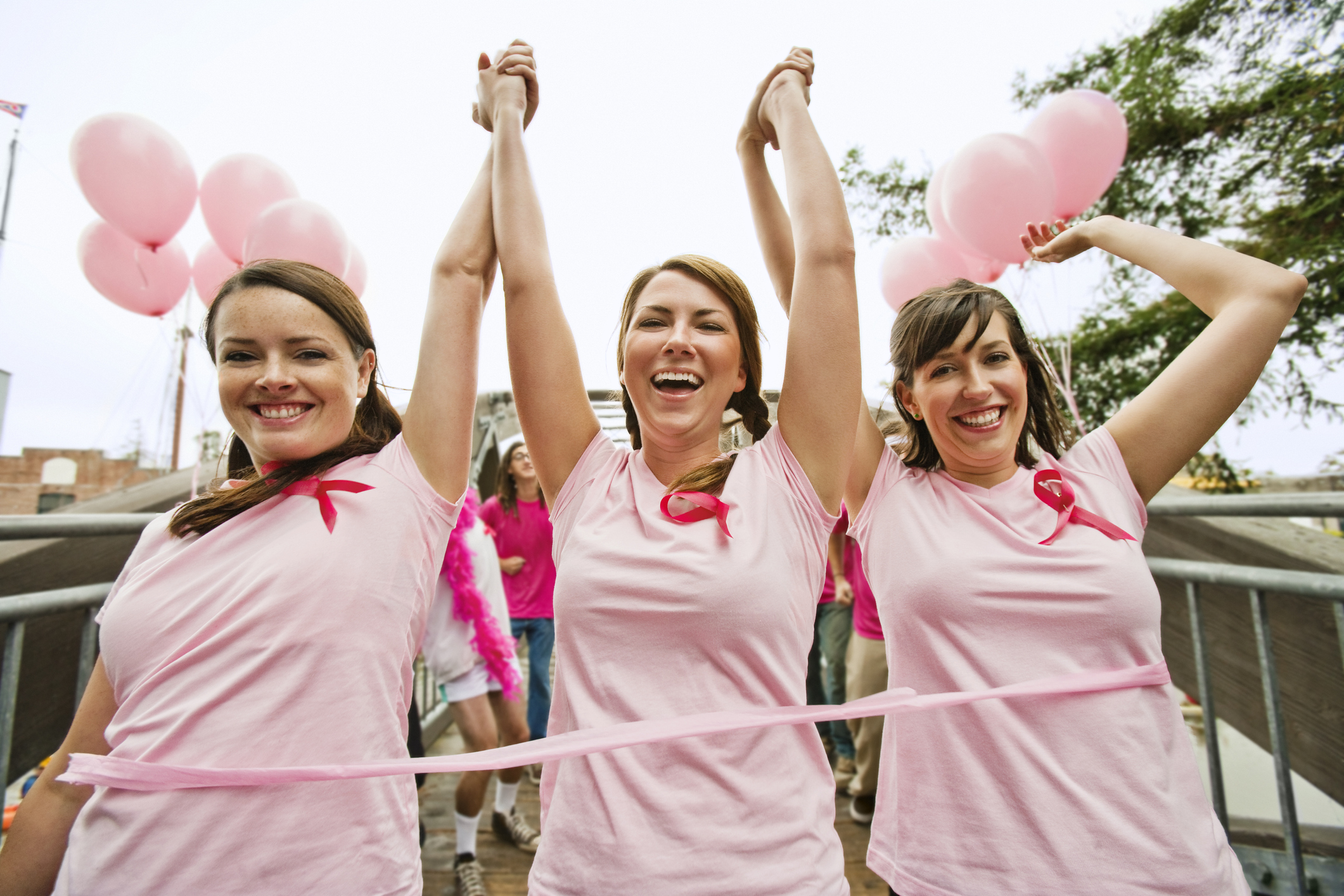 Por la compra de un brasier en Leonisa podrá recibir un seguro gratis contra el cáncer femenino. 
