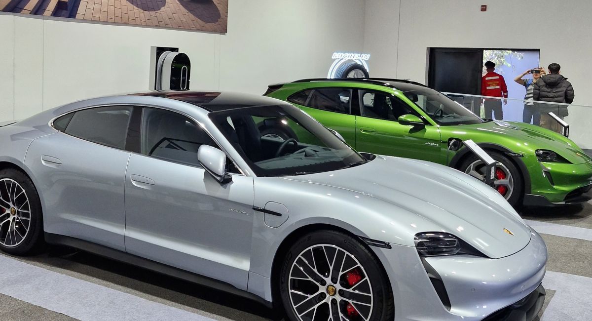 Cuánto valen los carros de la marca Porsche en Colombia, los cuales atrajeron miradas en el Salón del Automóvil 2023.