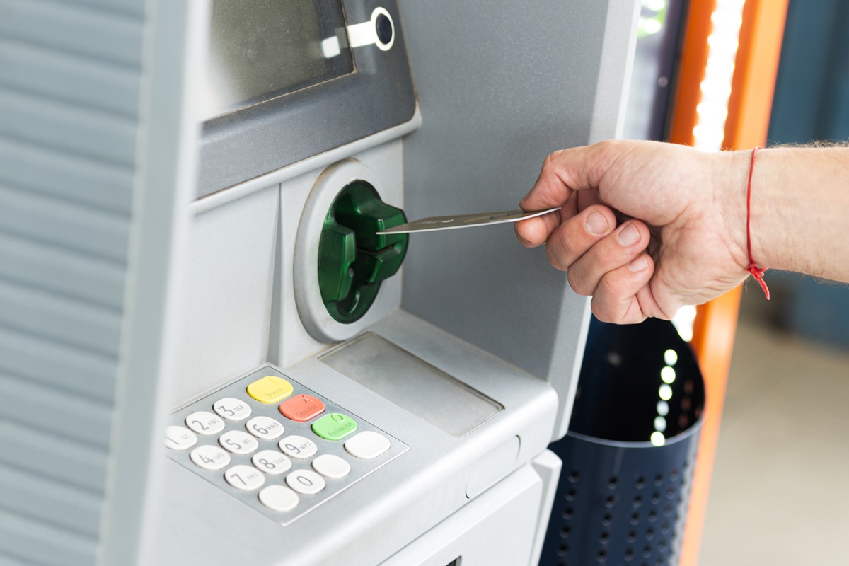 Algunos consejos para cuando el cajero automático no le entregue el dinero y le descuente.