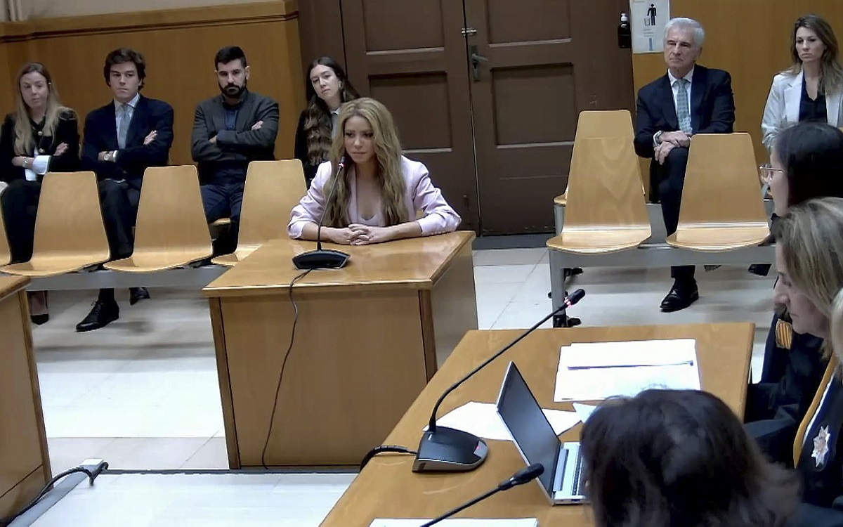 Shakira en juicio en España ilustra nota sobre cuánto dinero le rebajaron de la multa