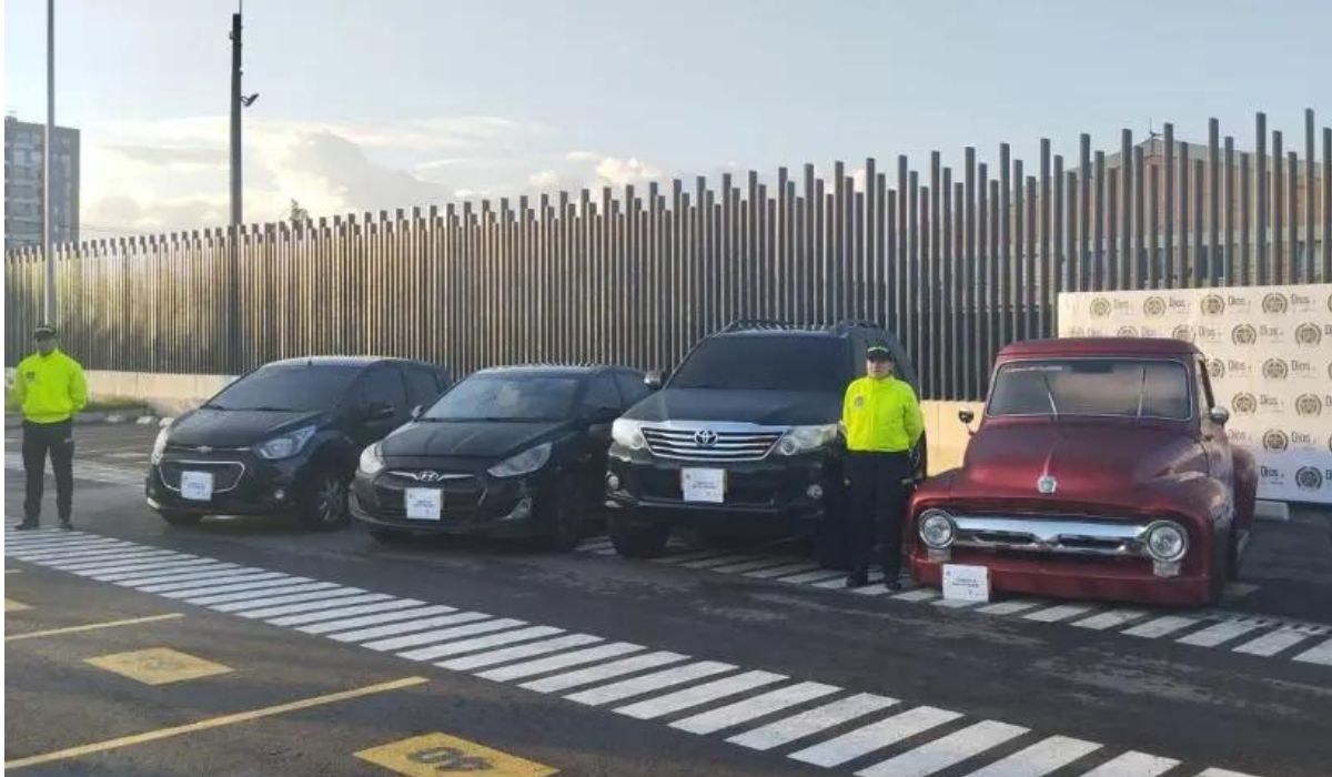 En el despliegue contra el hurto del parque automotor en Bogotá se recuperaron 30 vehículos y 16 motos.
