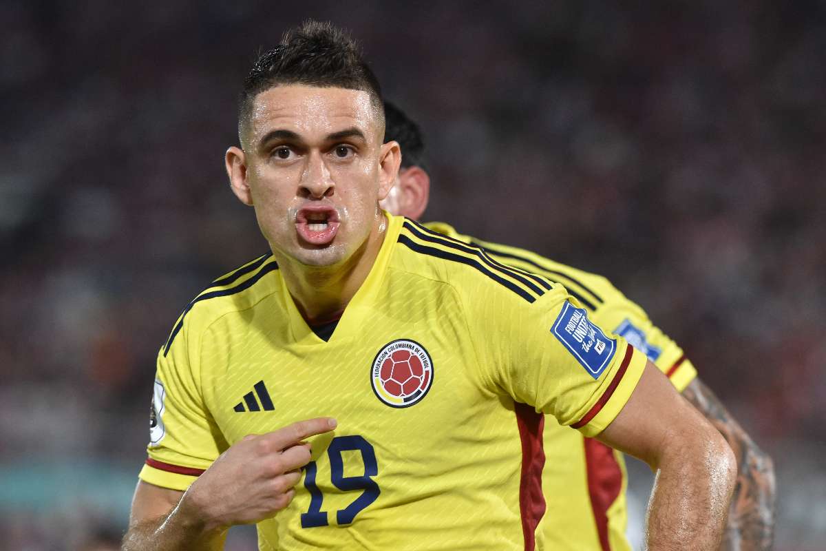 Foto de Santos Borré, en nota de que gol en Colombia vs. Paraguay del delantero superó registro de Falcao García en Eliminatorias.