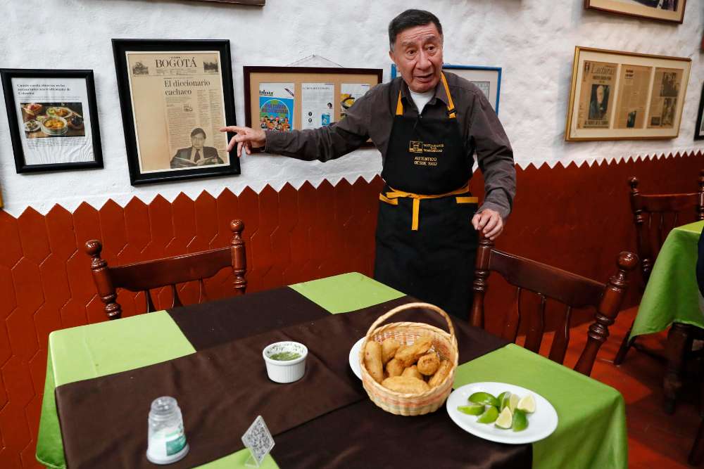Recortes históricos en Las Margaritas, restaurante más viejo de Bogotá. / Efe
