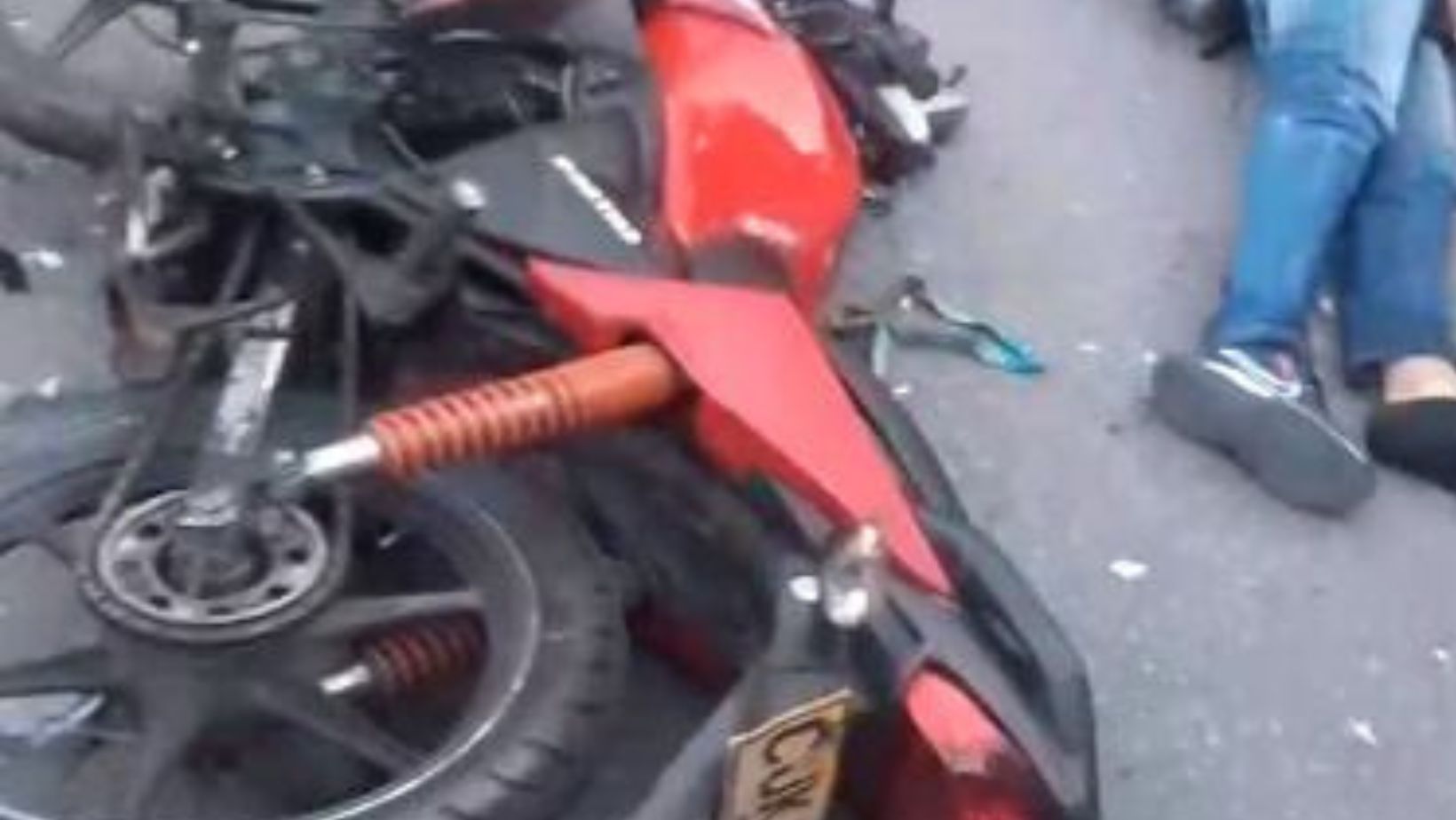 Motociclista resultó  herido al chocar con bus de Metrolínea en Bucaramanga