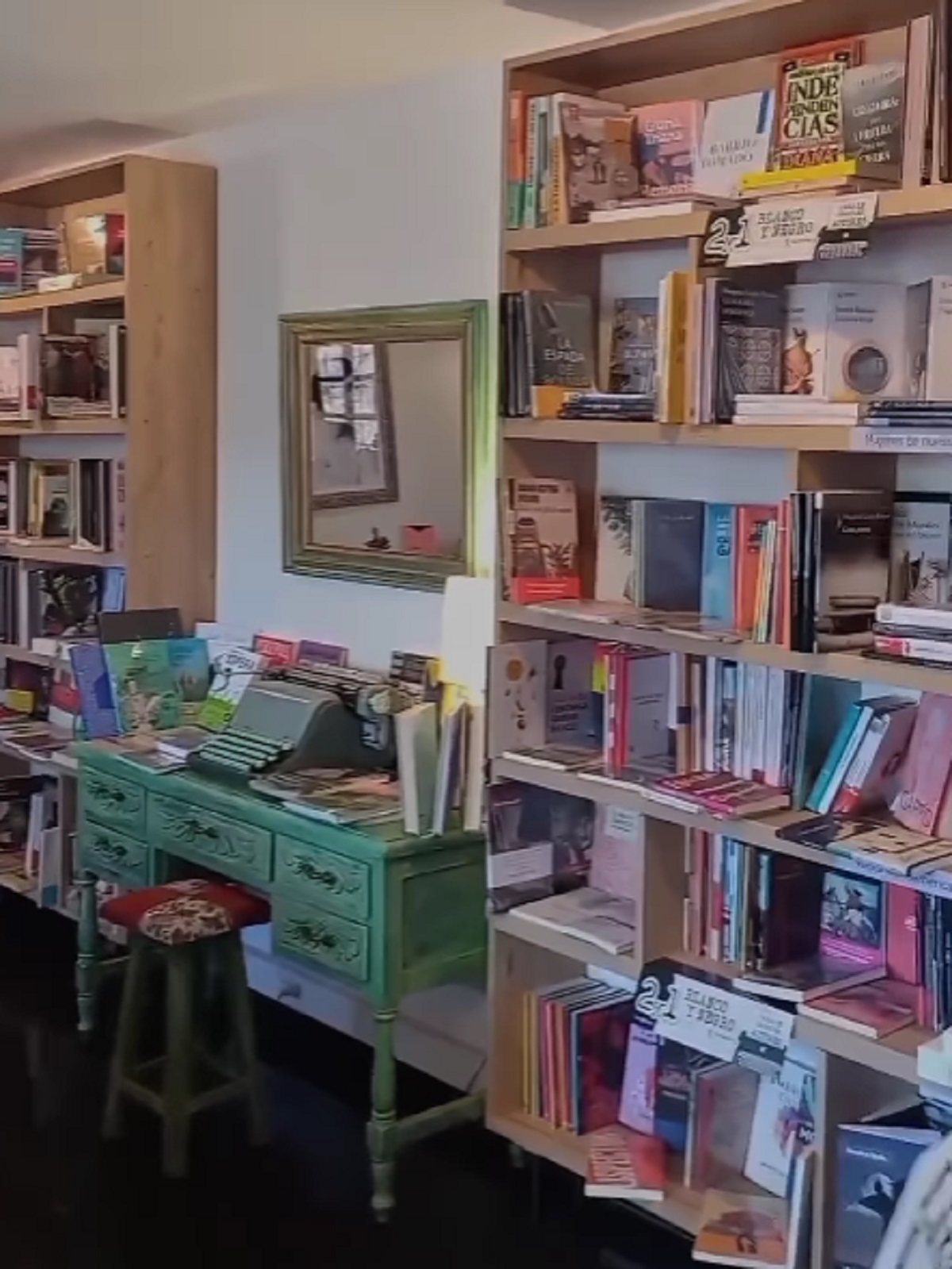 Librería Woolf en Bogotá, un nuevo espacio para leer a mujeres tanto de otras épocas como nuevas emergentes. Dónde queda, horarios y más. 