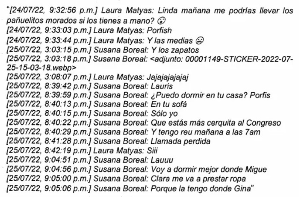 Chat entre Laura Matyas y Susana Boreal sobre pertenencias prestadas / Procuraduría