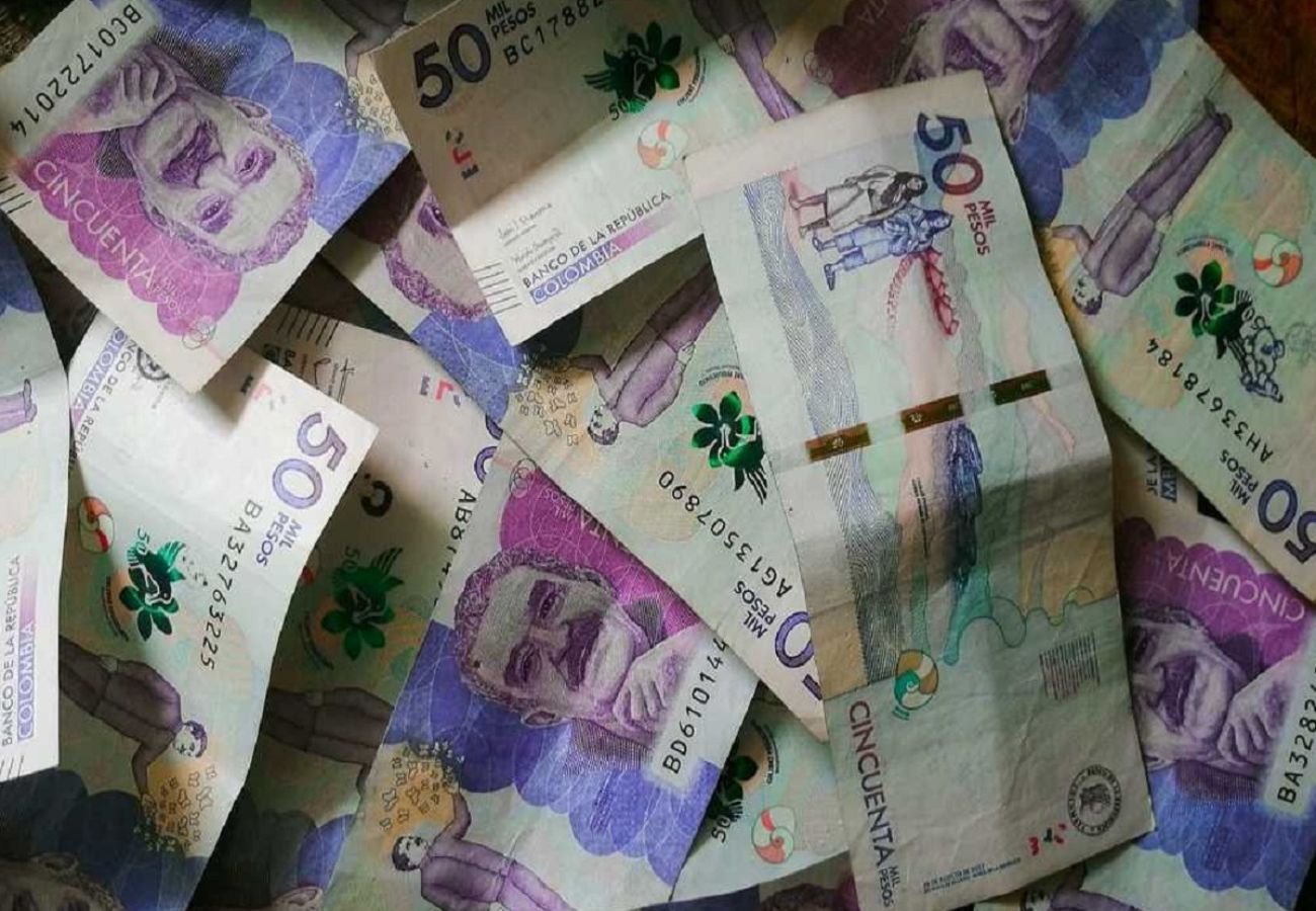 Salario mínimo en Colombia 2024: productos y servicios que subirían por el incremento del pago a los trabajadores colombianos por las empresas.