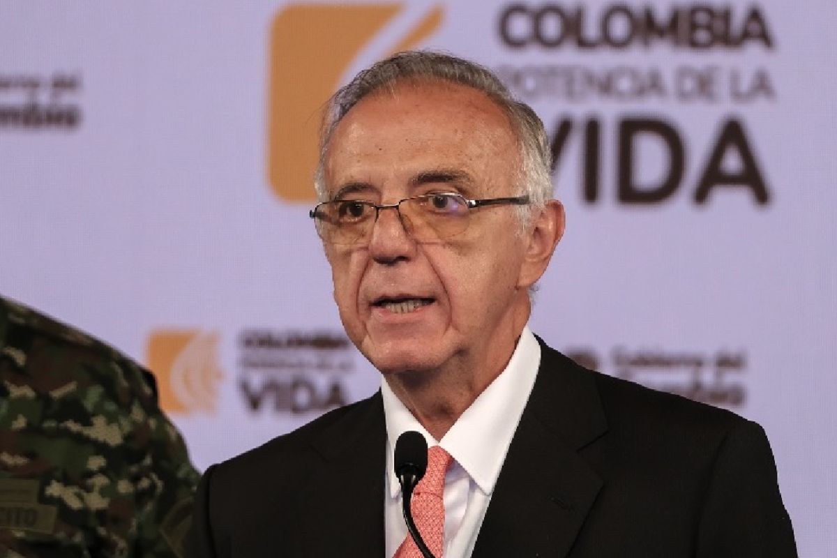 Ministro de Defensa dijo que duda de la voluntad de paz del Eln, luego de que la guerrilla anunciara que habrá paro armado en Chocó.