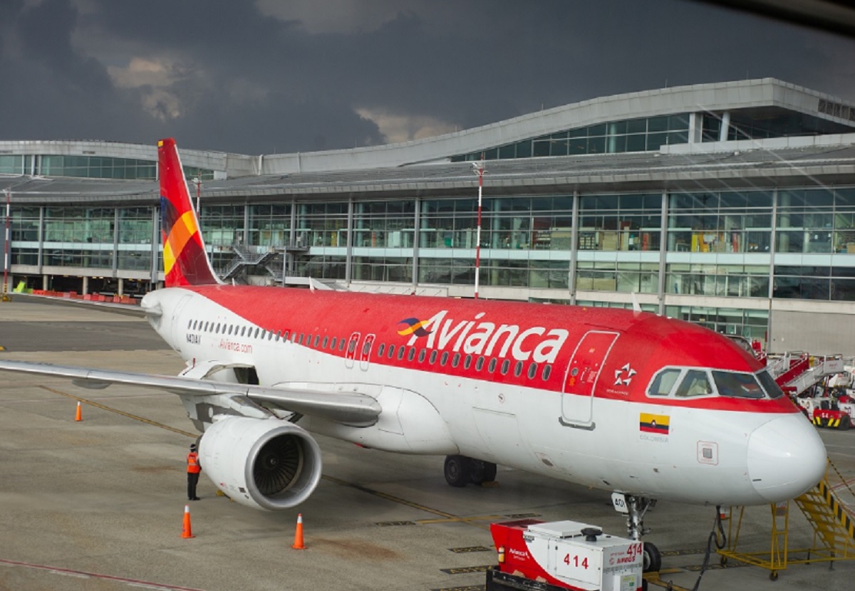 Avianca tiene 24 horas: Supertransporte da aviso por vuelos atrasados