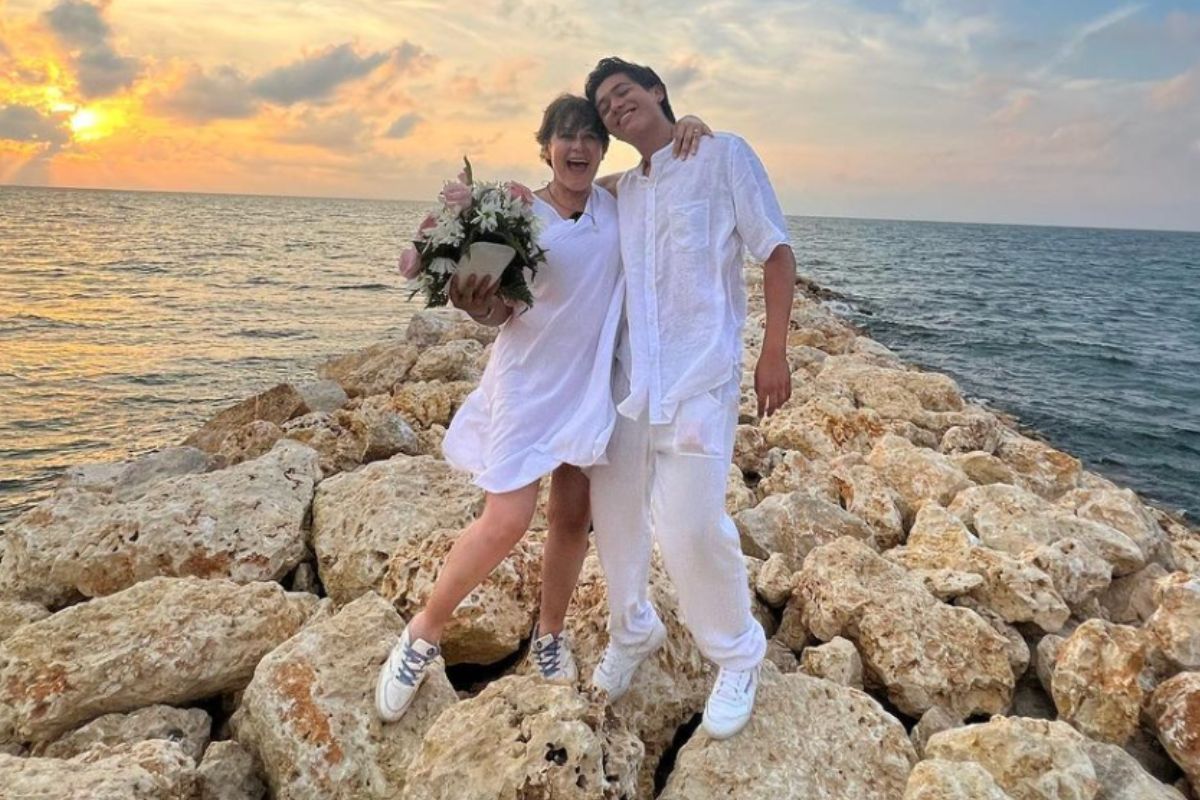 Foto de Alina Lozano y Jim Velásquez en la playa