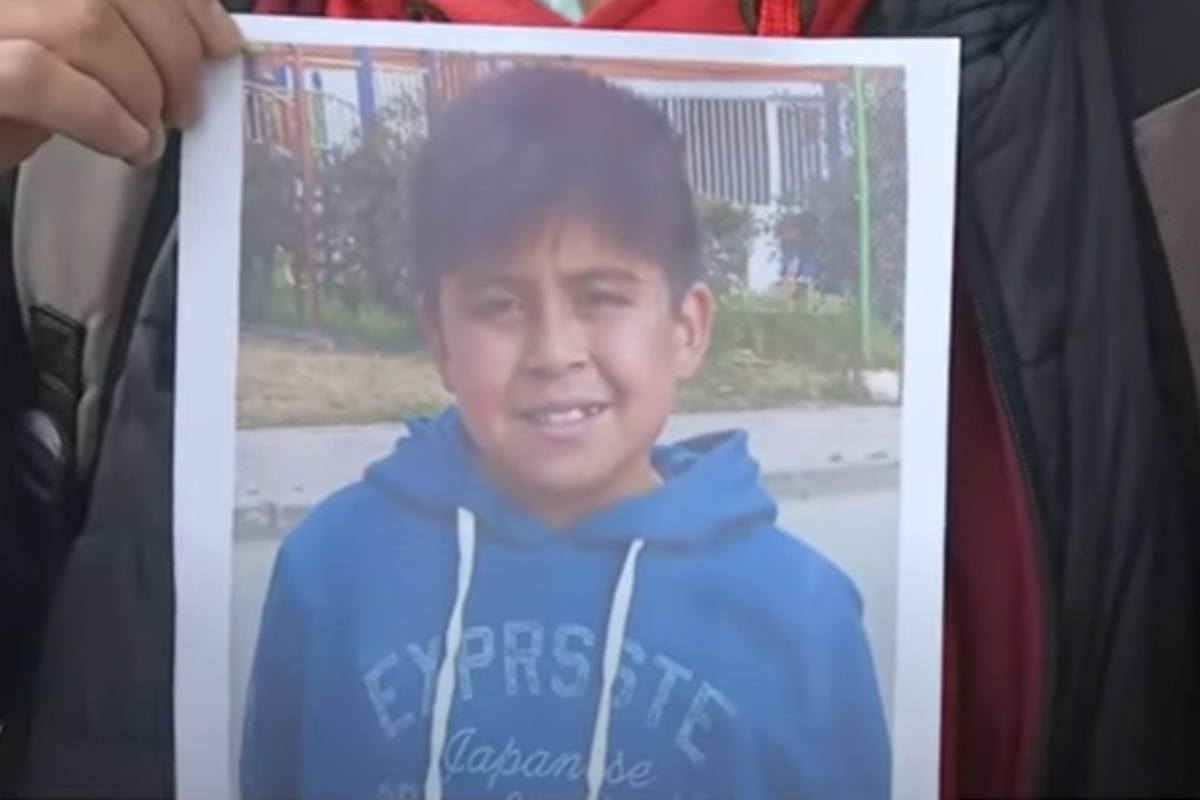 Extraña desaparición de niño cerca a Bogotá. El pequeño peleó con su mamá y salió corriendo. Lo han visto en videos de cámaras de seguridad. 