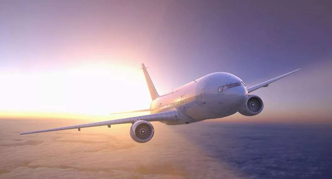 Foto de avión volando, en nota de qué asientos son más seguros para viajar en Avianca, Latam, Wingo y más en Colombia y por qué