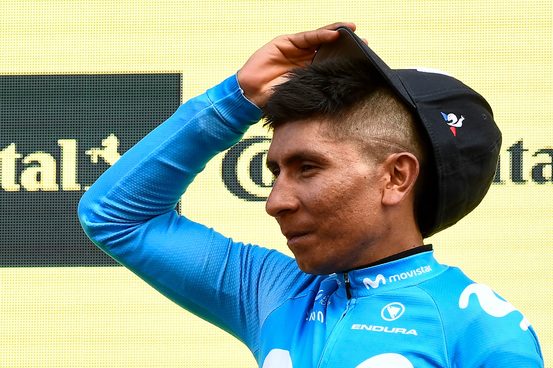 A Nairo Quintana le bastaron tres días para que el acento español se le pegara. 