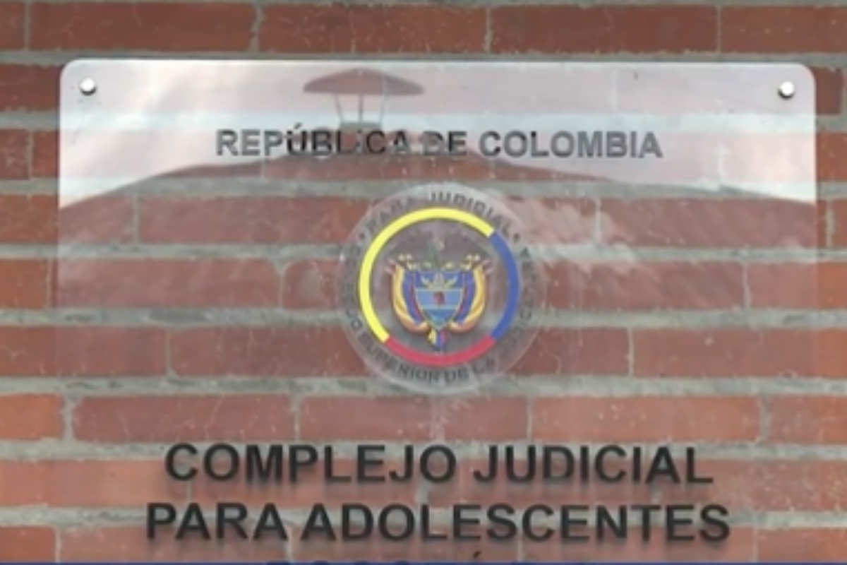 Denuncian que en Bogotá se fugaron 146 adolescentes de centros de reclusión. Los adolescentes fueron señalados por homicidio y hurto agravado. 