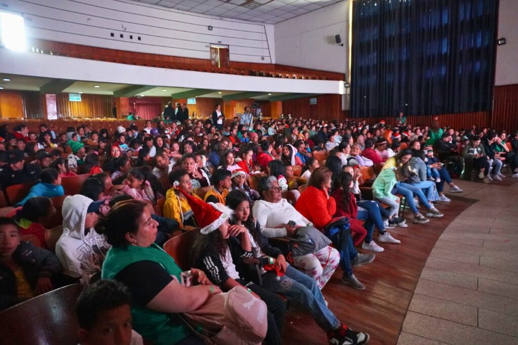 Asistentes al concierto del ICBF en Soacha / foto: Pulzo.