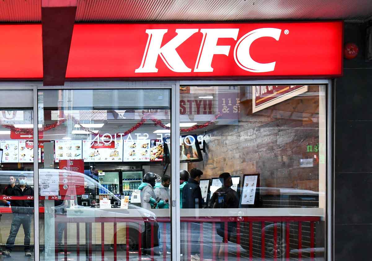 Foto de KFC, en nota de que duros de esa cadena y Pizza Hut anunciaron venta en Colombia: cuál negocio cambia de manos y en dónde