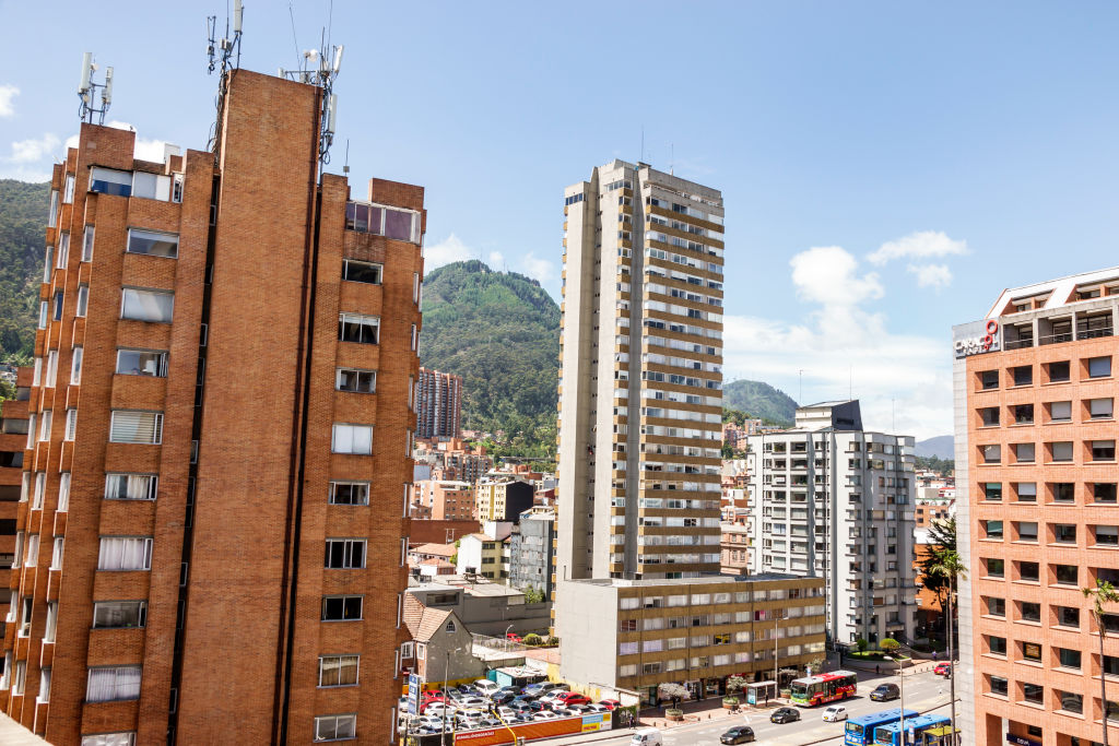 Vivienda VIS en Colombia para 2024: cambios que habrá para los que quiere comprar apartamento.
