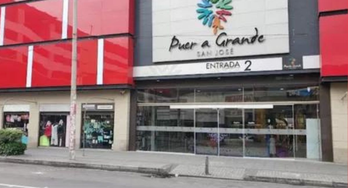 Dian cerró locales de Éxito y Jumbo en Bogotá y además selló más de 300 locales ubicados en San Andresito por problema con factura electrónica.