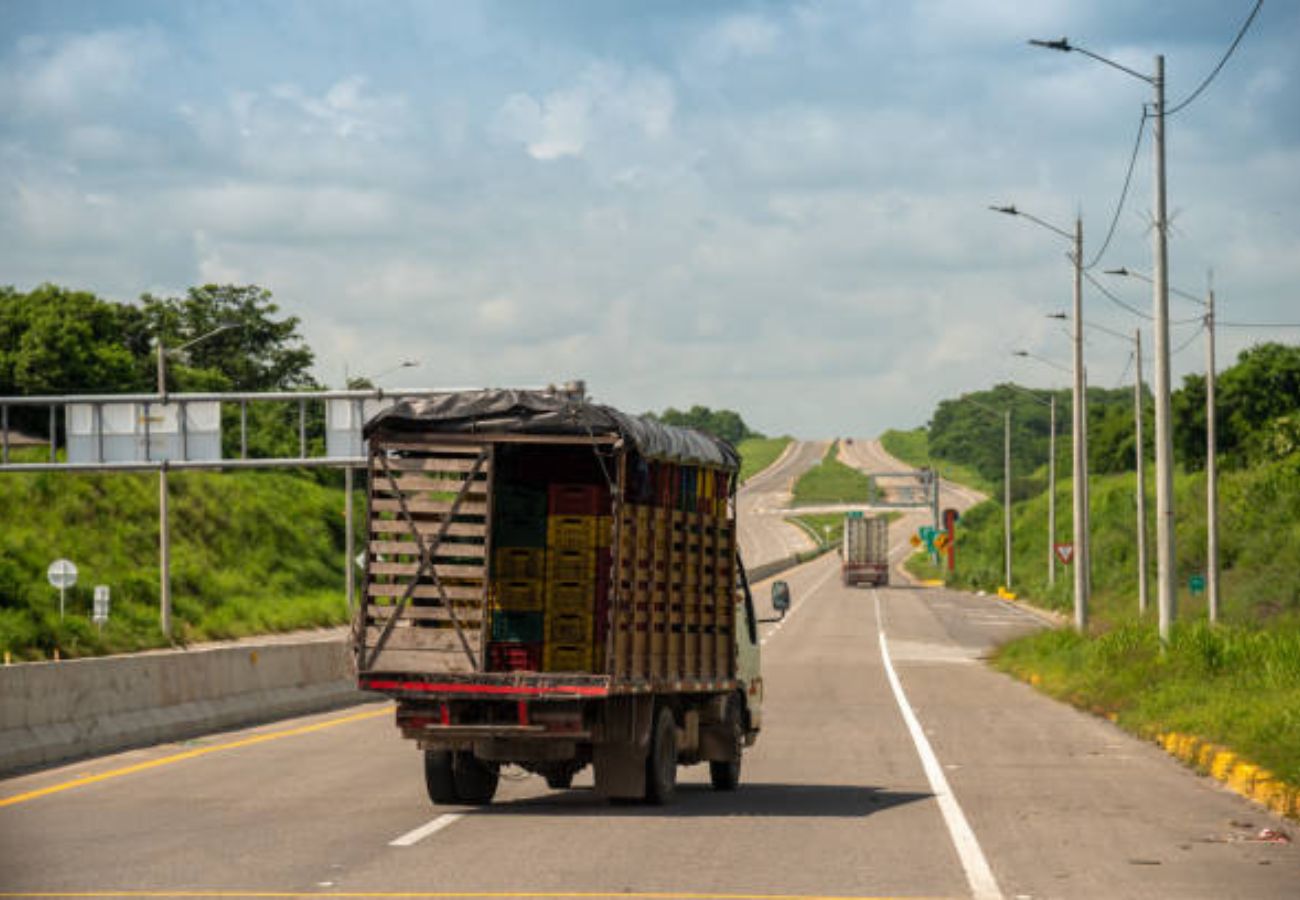 Restricción para vehículos de carga en Colombia en puente festivo de fin de año. La medida iniciará este viernes 29 de diciembre.
