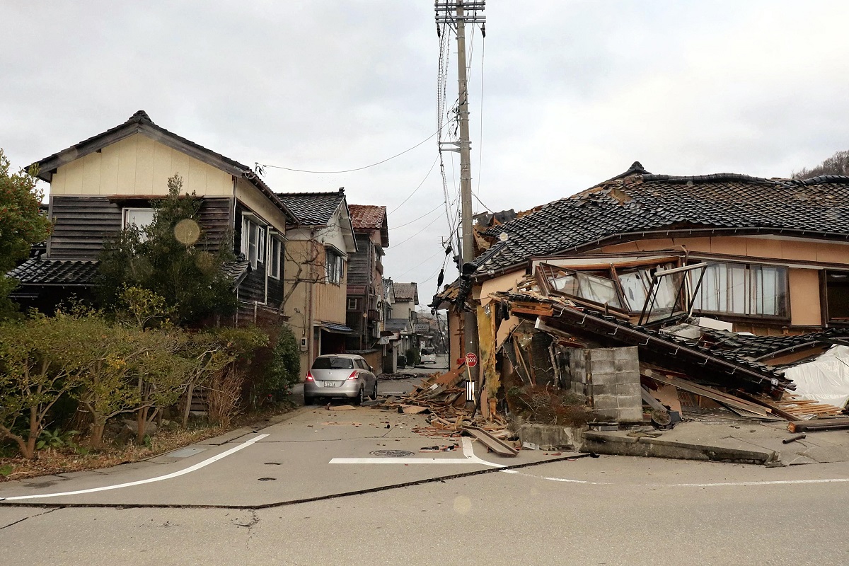 Japón hoy fuertes sismos: incendios y casas caídas por el terremoto de 7,5 de este primero de enero de 2024.