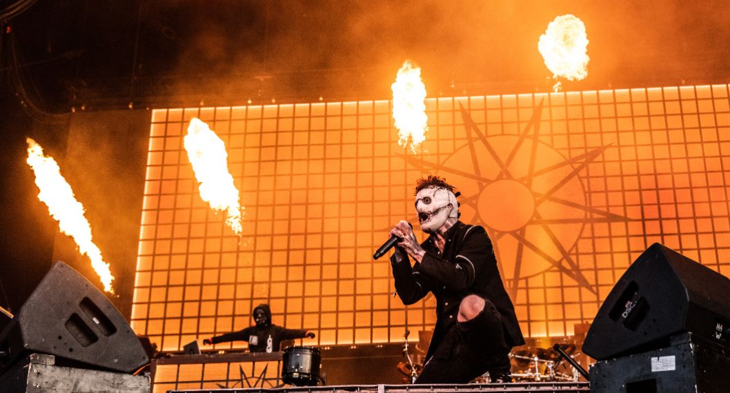 Slipknot durante un concierto. La banda fue demandada por supuestamente lucrarse de la muerte de su exbaterista Joey Jordison