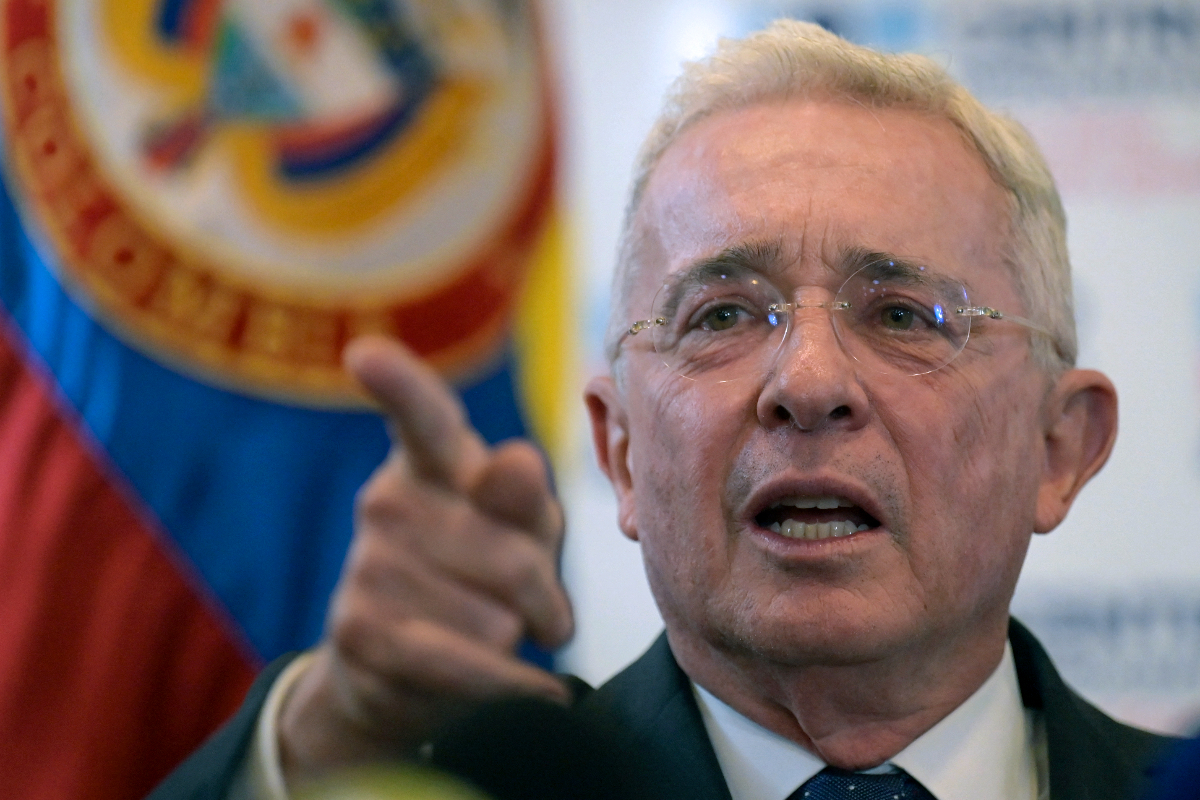 Renunció el fiscal del caso de Álvaro Uribe. El nuevo investigador tendrá otros 90 días para definir si pide preclusión o decide acusar al expresidente. 