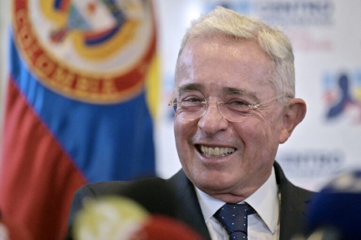 Cuánto fiscales han pasado por el proceso penal en contra del expresidente Álvaro Uribe por el caso de soborno a testigo. Se sumó uno nuevo.