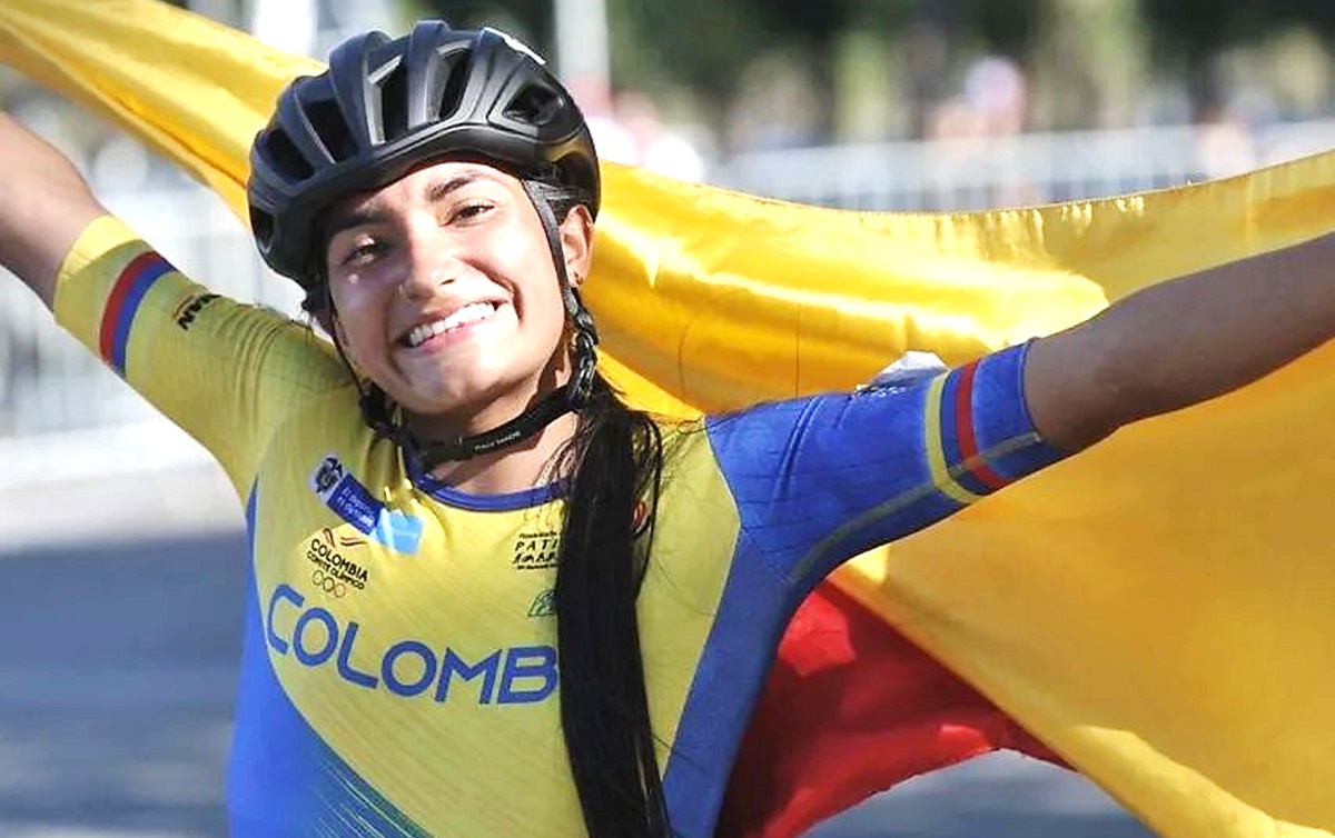 Luna Shalom, patinadora que en Bogotá le robaron bicicleta de 19 millones de pesos.
