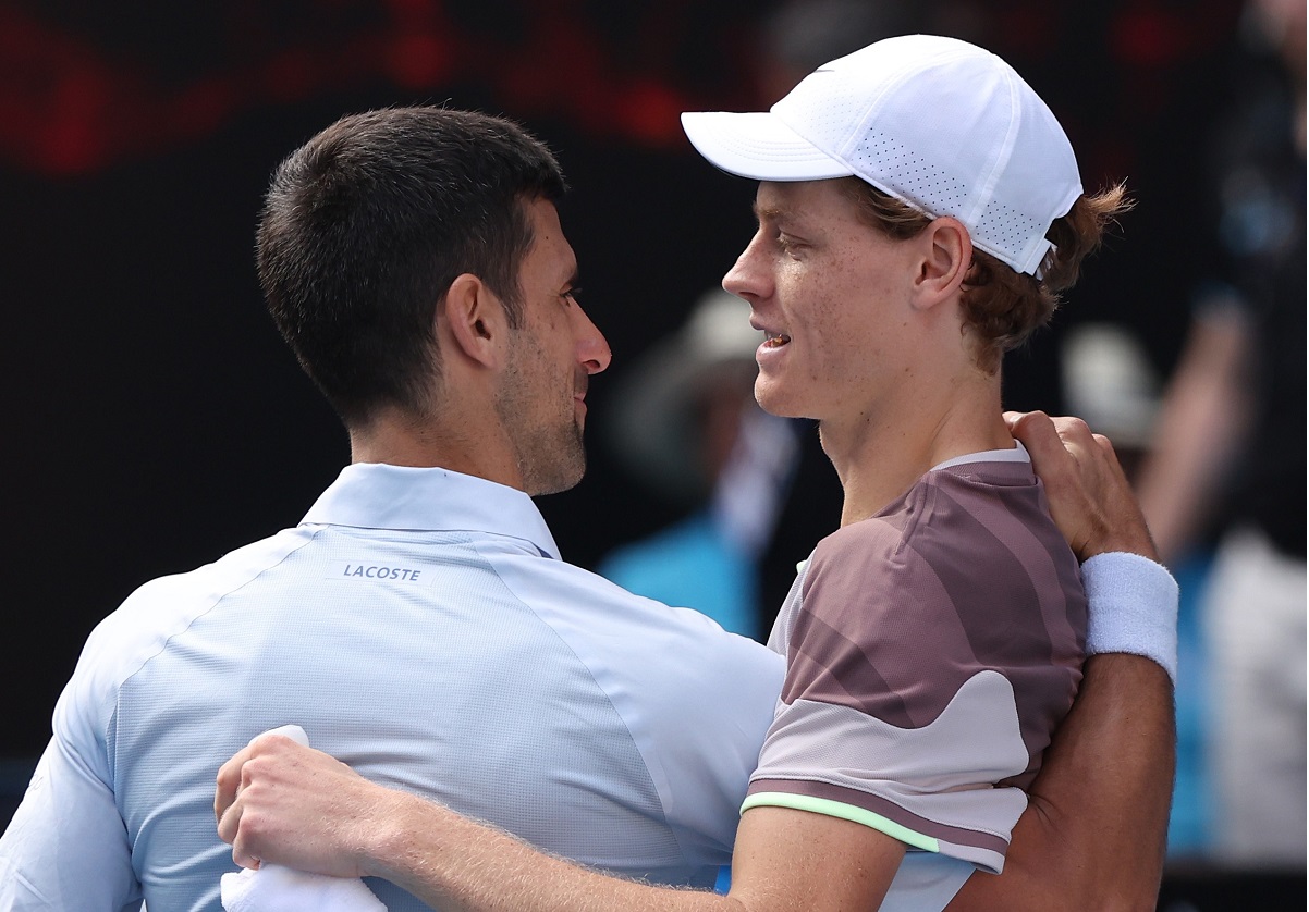 Novak Djokovic y Janik Sinner, en el Australian Open 2024.