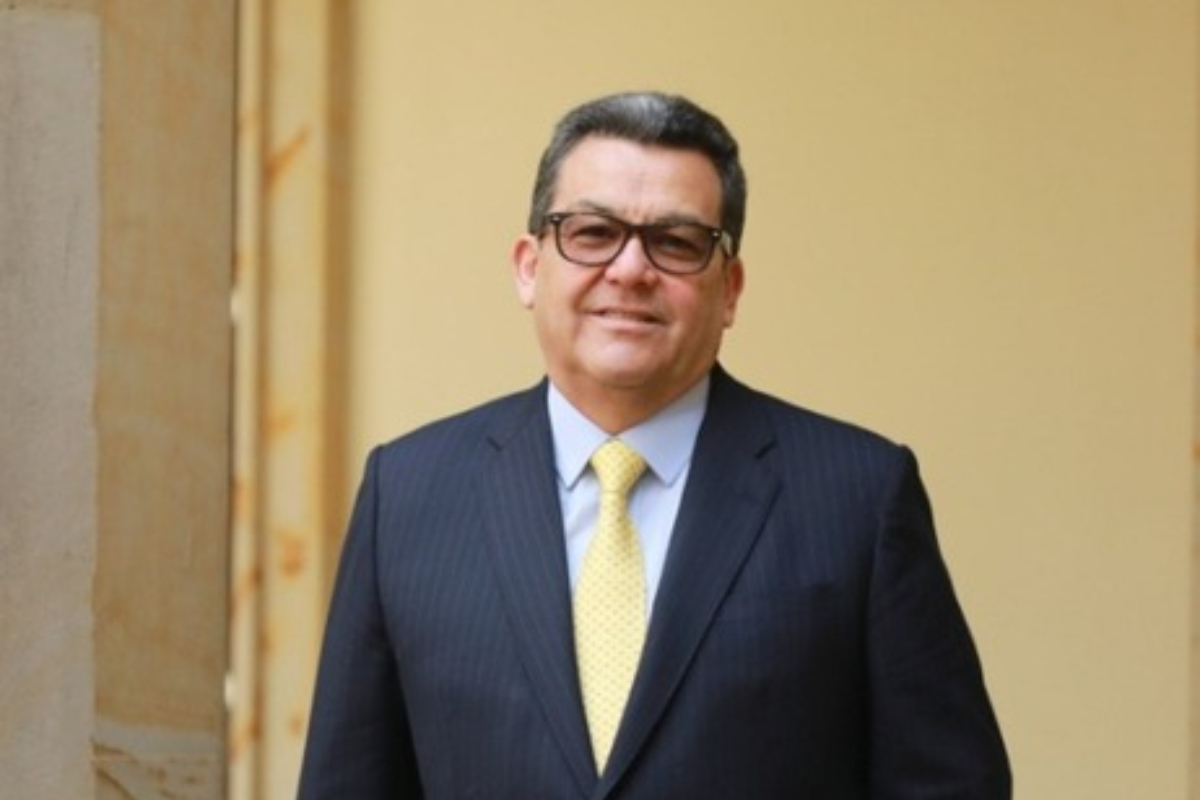 El presidente de Colpensiones recibió la orden de reintegrar a la jefe de prensa, quien salió favorecida con una tutela después de denunciar acoso. 