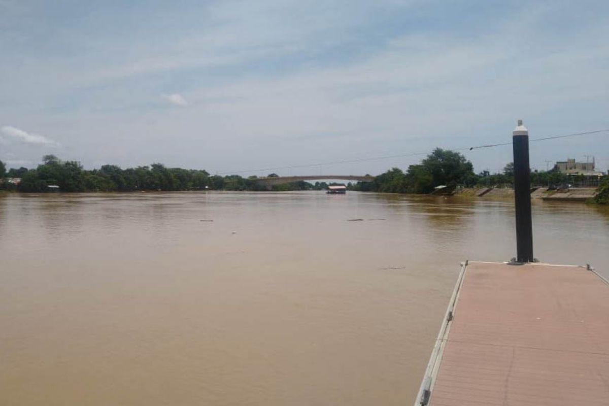 Río Sinú, donde un reconocido médico en Montería se lanzó para cruzarlo nadando y murió.