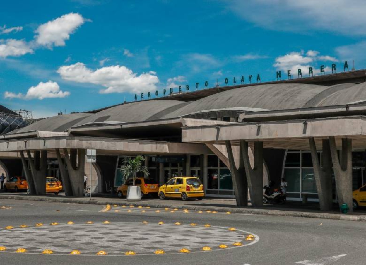 Por lluvias, el aeropuerto Olaya Herrera no ha podido iniciar operaciones este jueves