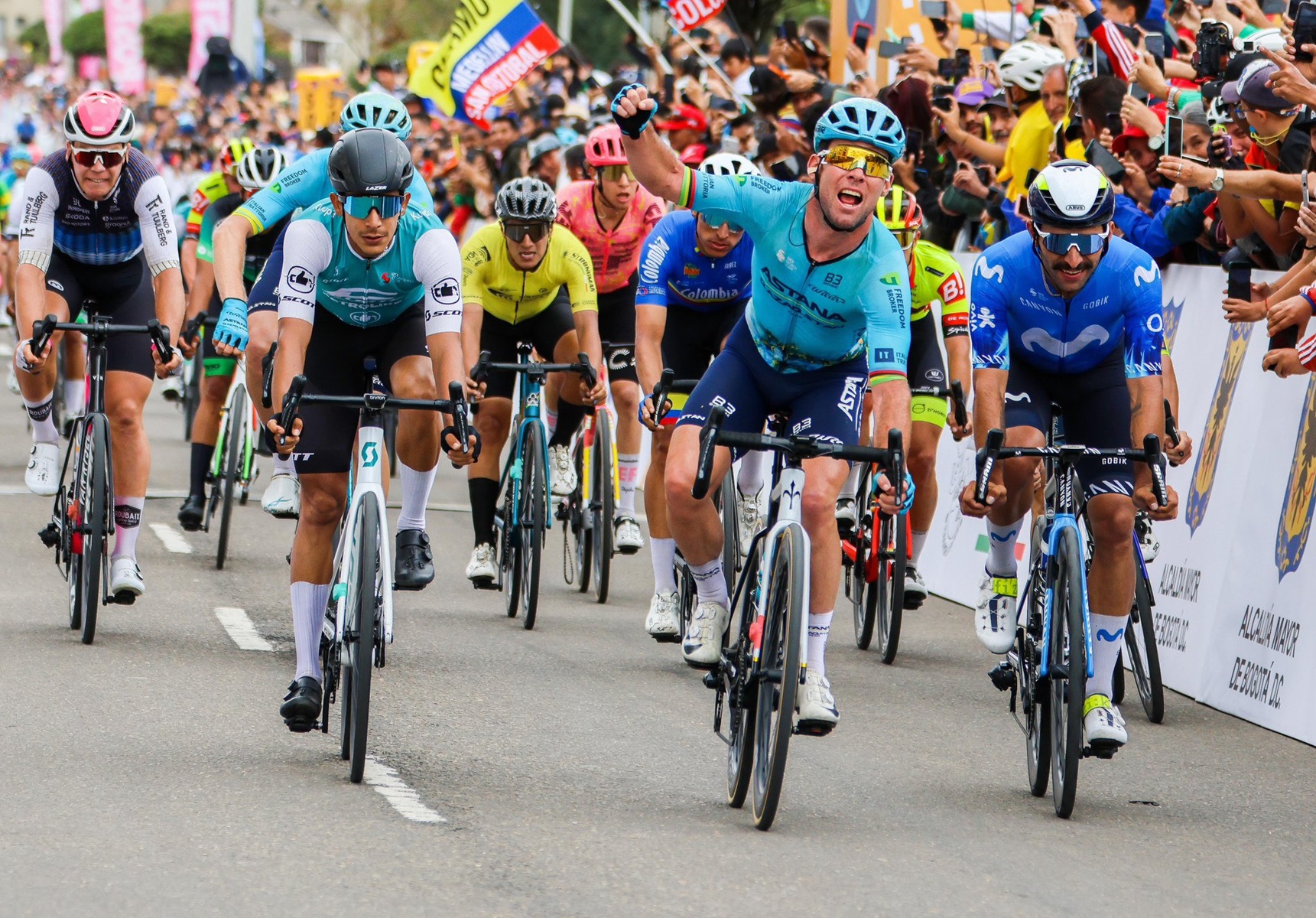 Mark Cavendish ganó la cuarta etapa del Tour Colombia en Zipaquirá.