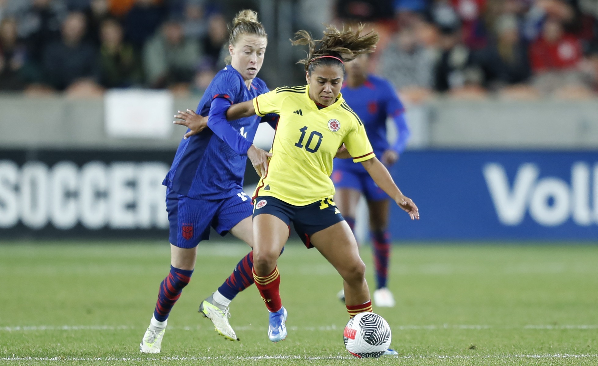 Mayra Ramírez y Leicy Santos no jugarán la Copa oro con Colombia. 